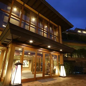Ryokan Yutorelo, Toyako